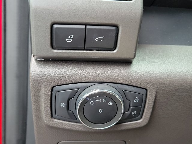 Used 2020 Ford Expedition XLT w/ Equipment Group 202A RWD image 12