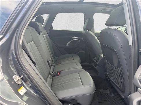 Used 2025 Audi Q5 Premium AWD/4WD image 22