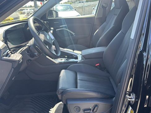 Used 2025 Audi Q5 Premium Plus w/ Premium Plus AWD/4WD image 12