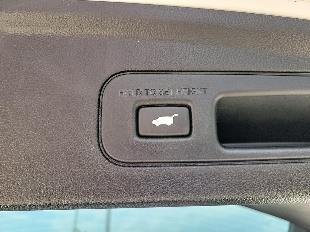 Used 2023 Acura MDX w/ Technology Package AWD/4WD image 21