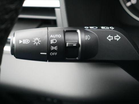 Used 2025 Mitsubishi Outlander AWD image 26