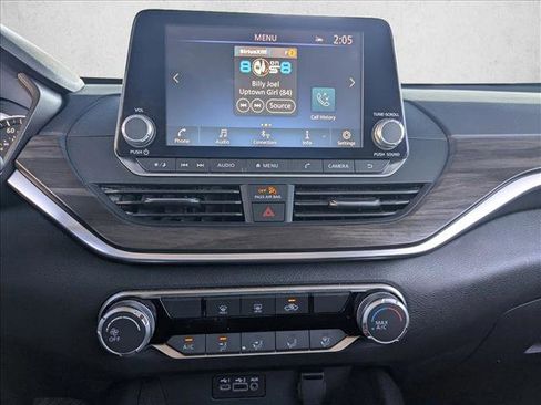 Used 2025 Nissan Altima 2.5 SV image 14