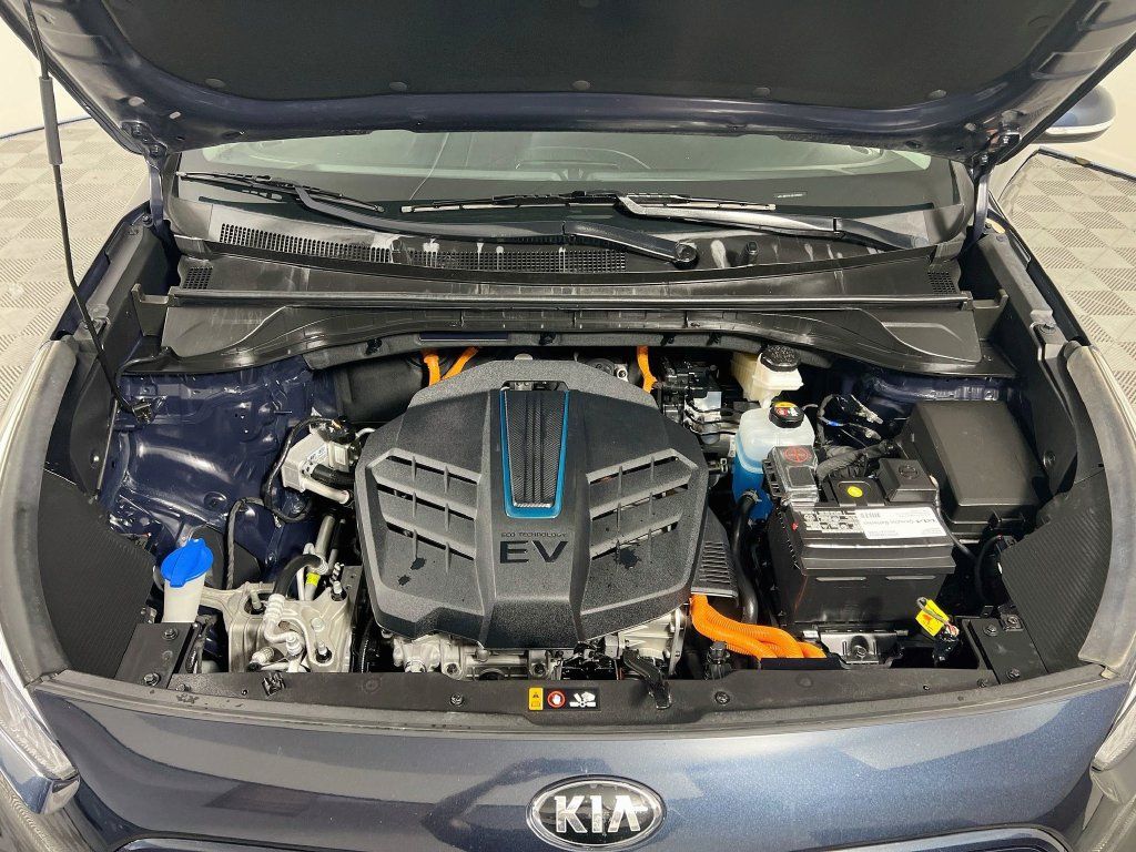 Used 2020 Kia Niro EX FWD image 29