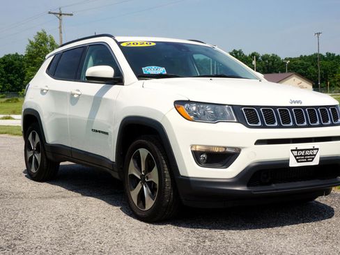 Used 2020 Jeep Compass Latitude image 4