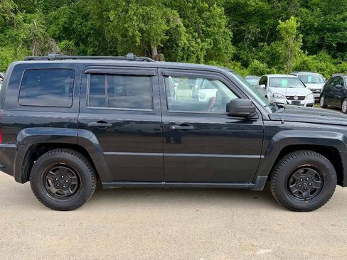 Used 2010 Jeep Patriot Sport FWD image 6