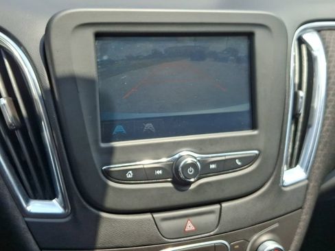 Used 2017 Chevrolet Malibu LT FWD image 20
