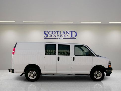 Used 2024 Chevrolet Express 2500 w/ Driver Convenience Package RWD image 5