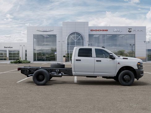New 2026 RAM 3500 Tradesman AWD/4WD image 21