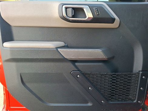 Used 2023 Ford Bronco Wildtrak image 12