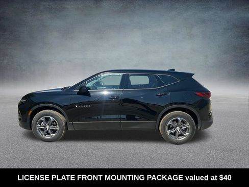 Used 2025 Chevrolet Blazer LT FWD image 2