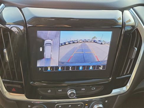 Used 2020 Chevrolet Traverse Premier image 29