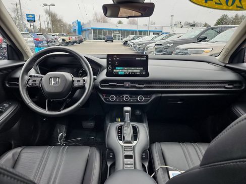 Used 2024 Honda HR-V EX-L image 11