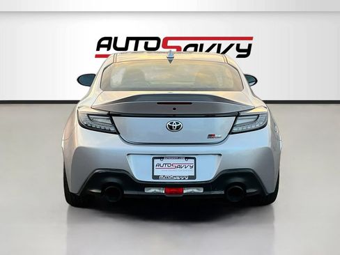 Used 2023 Toyota GR86 Premium w/ ALL Weather Mat Package (TMS) RWD image 6