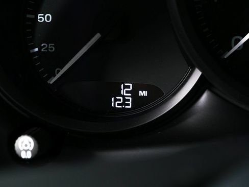 Certified 2026 Porsche Macan AWD/4WD image 12