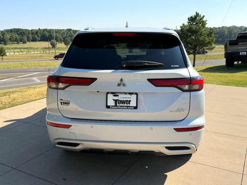 Used 2024 Mitsubishi Outlander SEL AWD/4WD image 5
