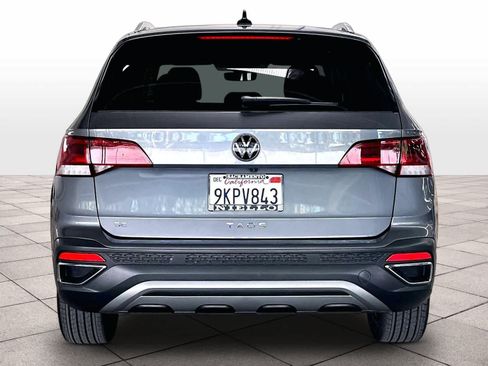 Used 2024 Volkswagen Taos SE FWD image 8