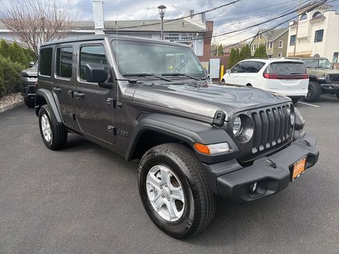 Used 2022 Jeep Wrangler Unlimited Sport image 3