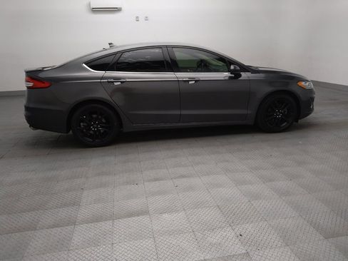 Used 2019 Ford Fusion SE w/ Equipment Group 151A FWD image 10