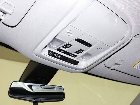 Used 2021 Buick Enclave Avenir w/ Avenir Technology Package AWD/4WD image 25