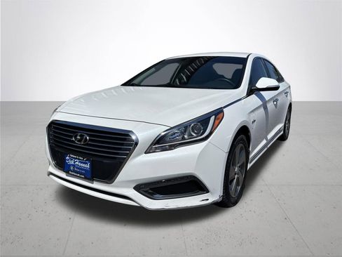 Used 2017 Hyundai Sonata Plug-In Hybrid FWD image 2