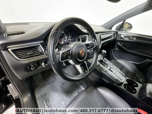 Used 2018 Porsche Macan Turbo w/ Premium Package Plus image 16