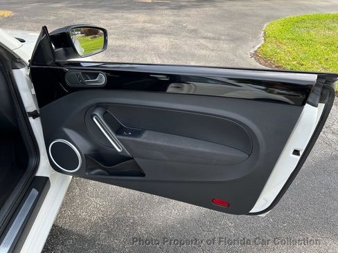 Used 2012 Volkswagen Beetle Launch Edition image 34