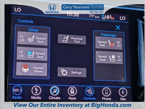 Used 2018 Chrysler Pacifica Limited image 28