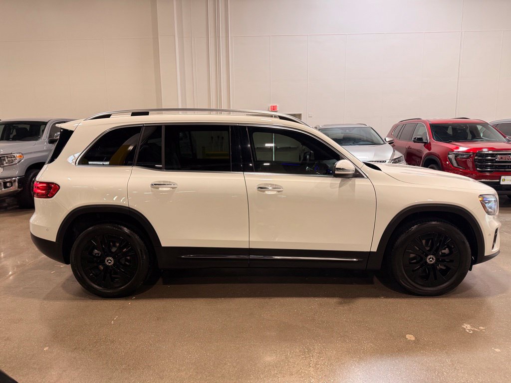 Used 2025 Mercedes-Benz GLB 250 image 4