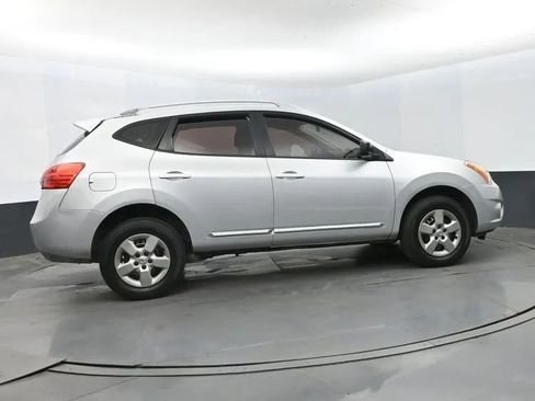 Used 2015 Nissan Rogue S w/ Convenience Package AWD/4WD image 4