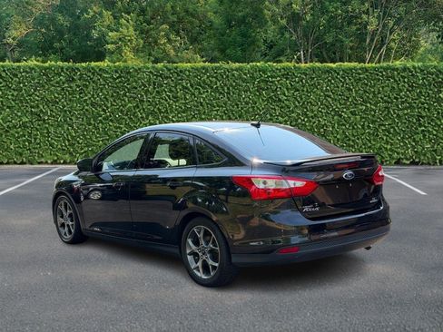 Used 2014 Ford Focus SE w/ Equipment Group 201A FWD image 6