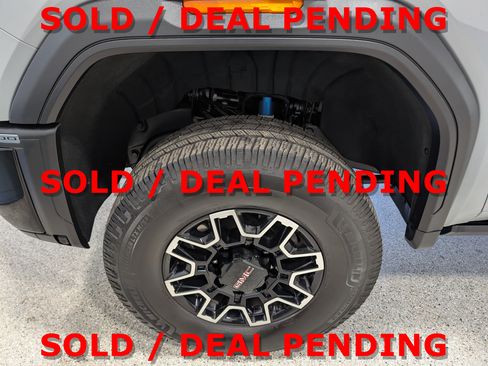 Used 2024 GMC Sierra 2500 AT4X AWD/4WD image 12