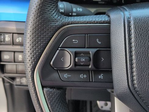 Used 2024 Toyota Tacoma TRD Sport image 12