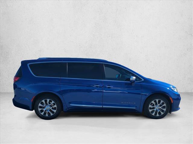 Used 2021 Chrysler Pacifica Pinnacle FWD image 4