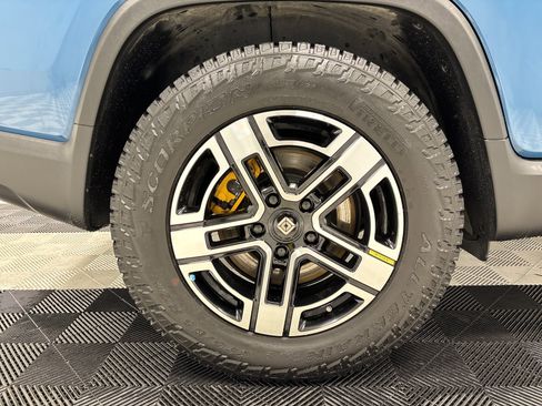 Used 2023 Rivian R1T Adventure image 10