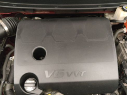 Used 2018 Chevrolet Traverse LT FWD image 30