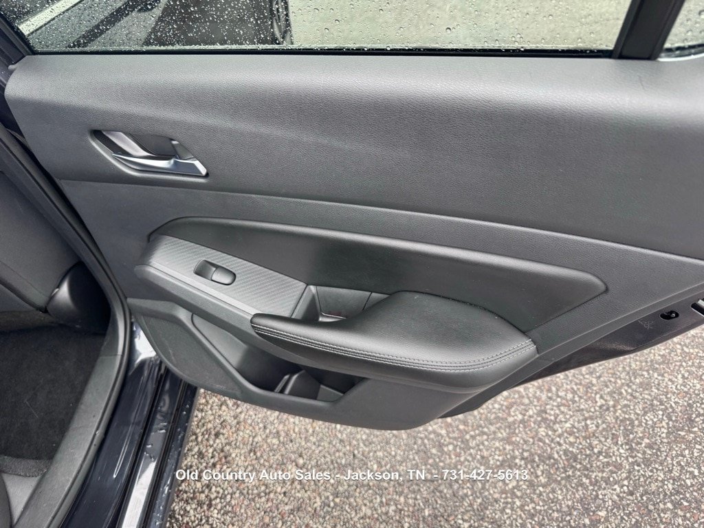 Used 2022 Nissan Altima 2.5 SV FWD image 12