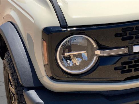Certified 2025 Ford Bronco Big Bend w/ Black Appearance Package AWD/4WD image 28