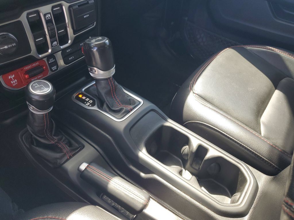 Used 2021 Jeep Wrangler Unlimited Rubicon w/ Uconnect 4C Nav & Sound Group AWD/4WD image 21