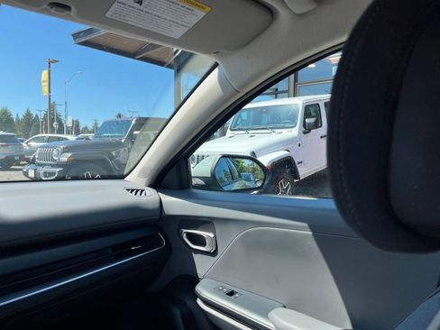 Used 2025 Kia K4 FWD image 36