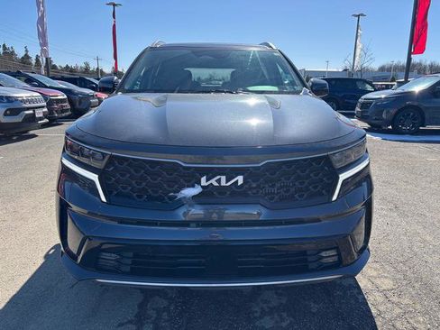 Certified 2022 Kia Sorento SX w/ Panoramic Sunroof Package image 3