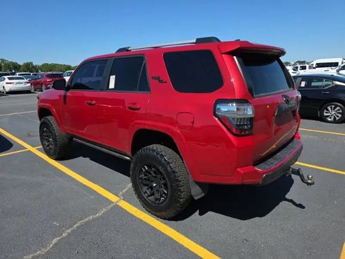 Used 2018 Toyota 4Runner TRD Off-Road Premium AWD/4WD image 2