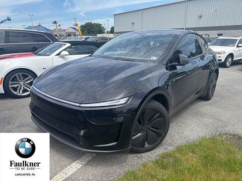 Used 2026 Tesla Model Y 2WD image 1