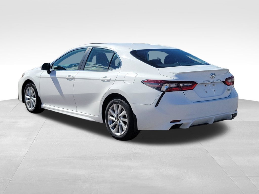 Used 2023 Toyota Camry SE FWD image 4