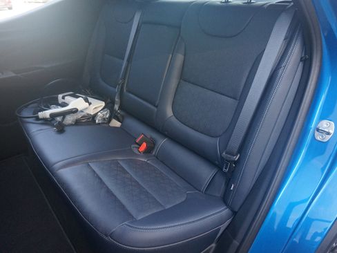 Used 2022 Chevrolet Bolt EUV Premier w/ Launch Edition image 18