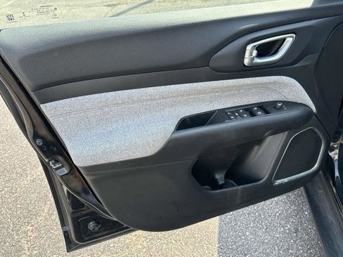 Certified 2022 Jeep Compass Latitude image 16