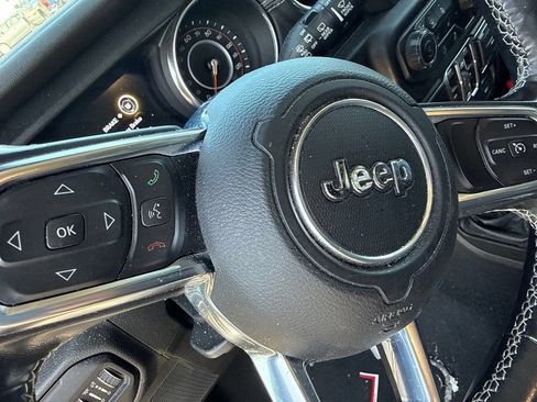 Used 2019 Jeep Wrangler Unlimited Sahara w/ Safety Group AWD/4WD image 23