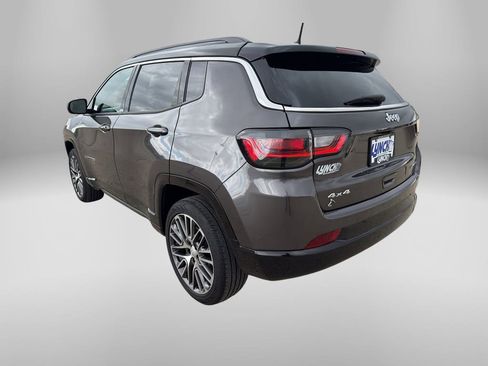 Used 2023 Jeep Compass Limited w/ Elite Group AWD/4WD image 3