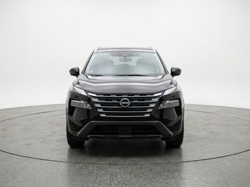 Used 2025 Nissan Rogue SV image 2