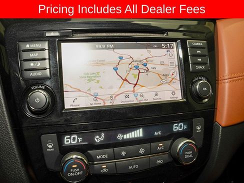 Used 2018 Nissan Rogue SL w/ Premium Package AWD/4WD image 13