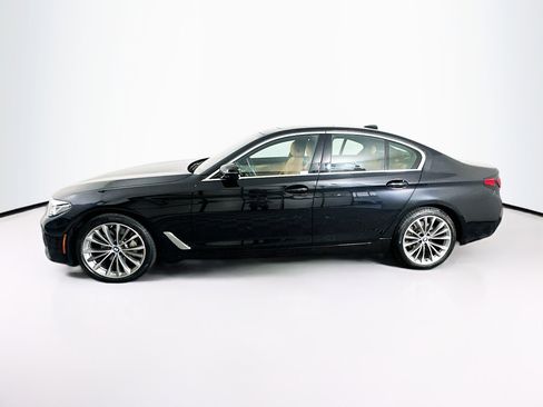 Used 2022 BMW 530i w/ Premium Package image 4